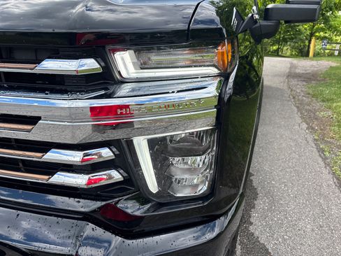 Used 2022 Chevrolet Silverado 2500 High Country w/ Z71 Off-Road Package AWD/4WD image 10