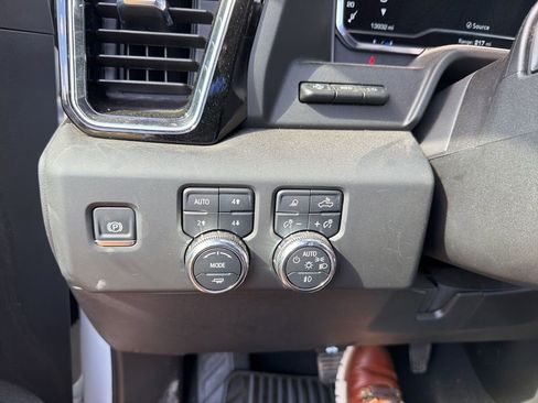 Used 2025 GMC Sierra 2500 Denali Ultimate w/ Max Trailering Package AWD/4WD image 16