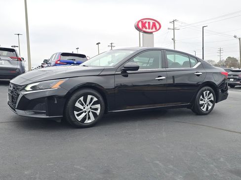 Used 2024 Nissan Altima 2.5 S image 7