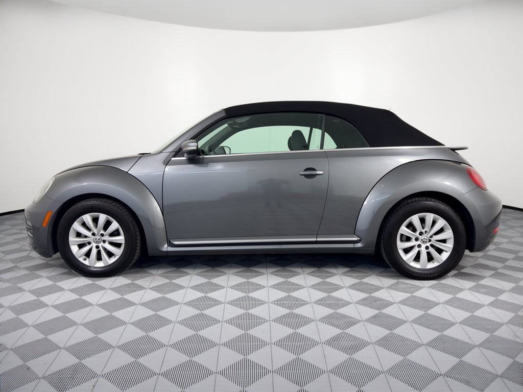 Used 2018 Volkswagen Beetle 2.0T FWD image 2