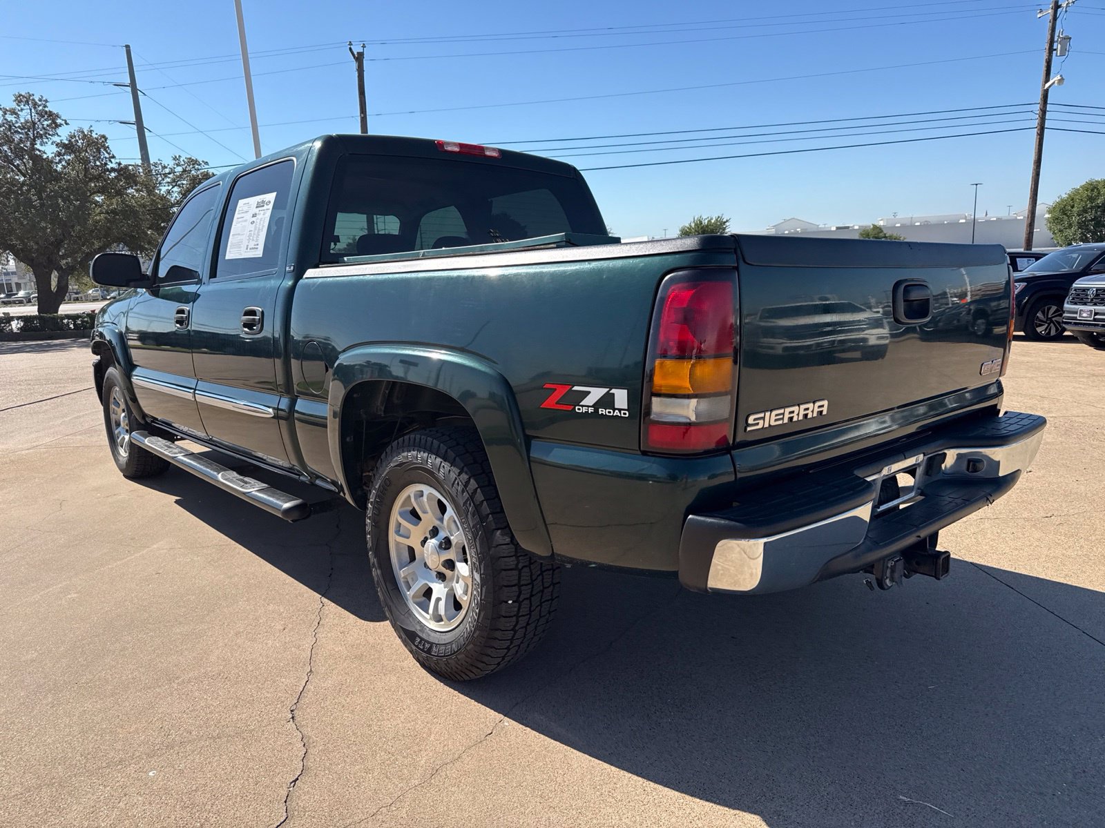 Used 2005 GMC Sierra 1500 SLE w/ Off-Road Package AWD/4WD image 5