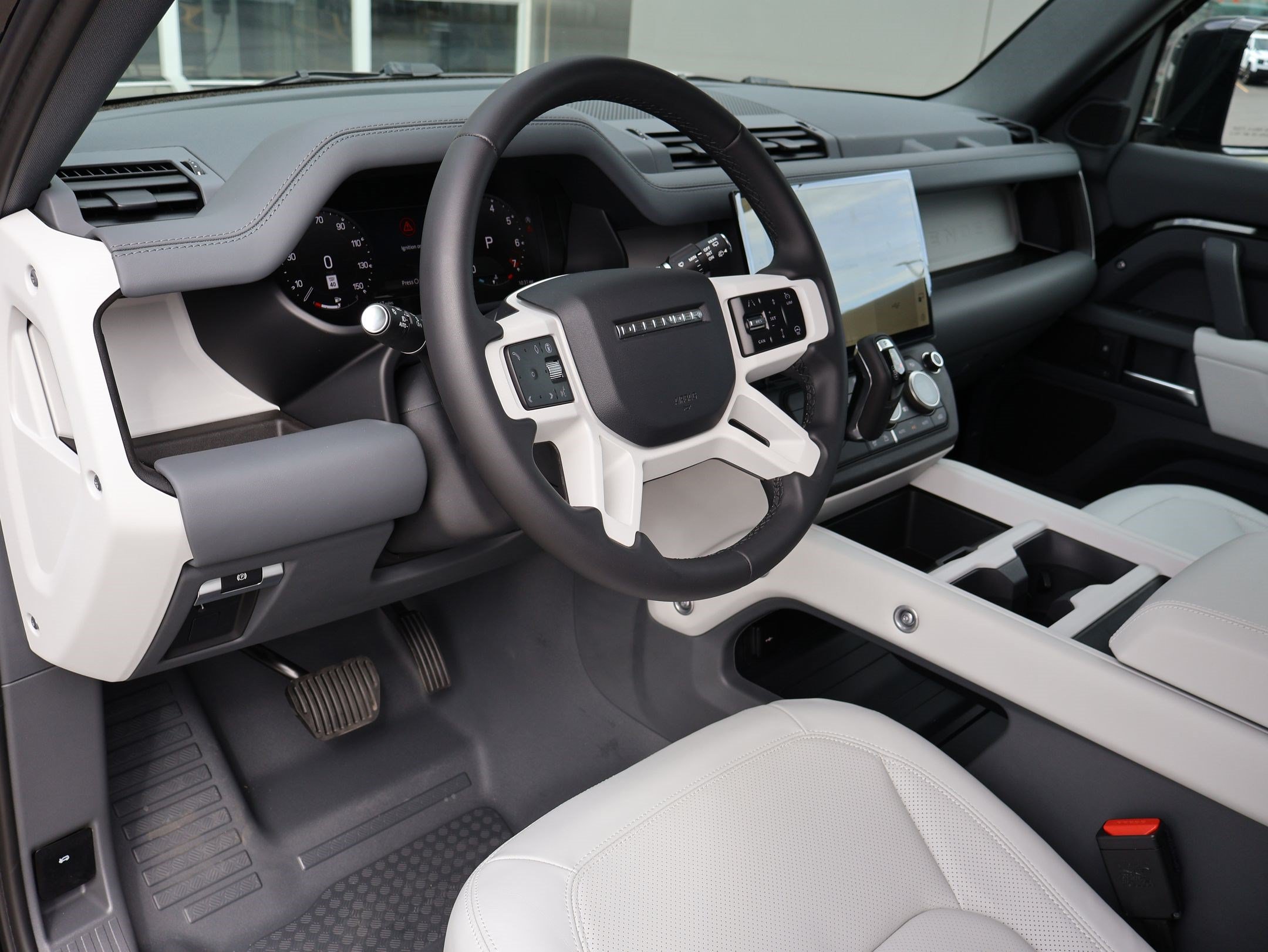 Used 2026 Land Rover Defender 110 X-Dynamic SE AWD/4WD image 16