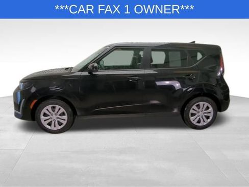 Used 2023 Kia Soul LX image 3