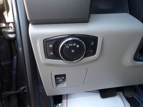 Used 2018 Ford F150 XLT image 15