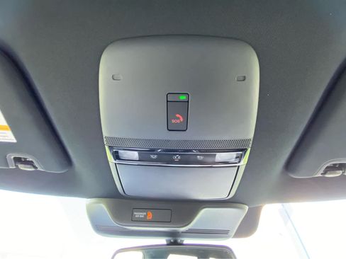 Used 2025 Nissan Armada SL AWD/4WD image 41