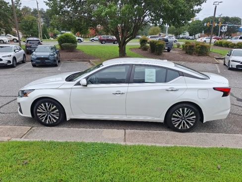 Used 2023 Nissan Altima 2.5 SV image 5