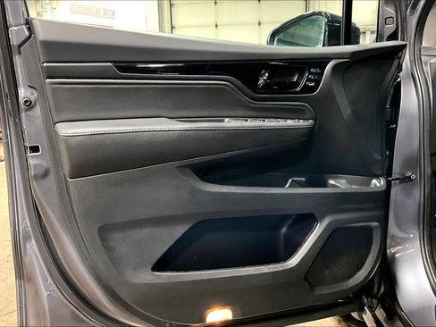 Used 2023 Honda Odyssey Elite image 20