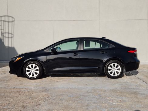 Used 2024 Toyota Corolla LE FWD image 5