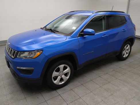 Used 2019 Jeep Compass Latitude image 2