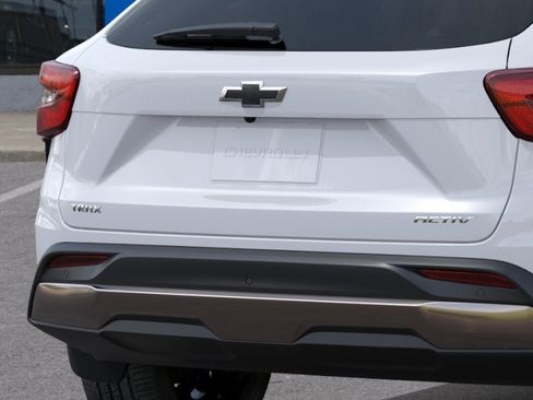 New 2026 Chevrolet Trax ACTIV FWD image 14