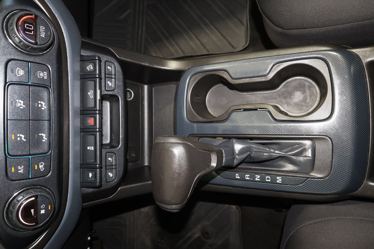 Used 2015 Chevrolet Colorado Z71 AWD/4WD image 9