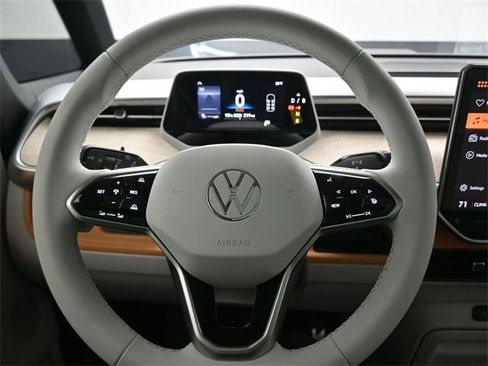 New 2025 Volkswagen ID. Buzz Pro S Plus image 32
