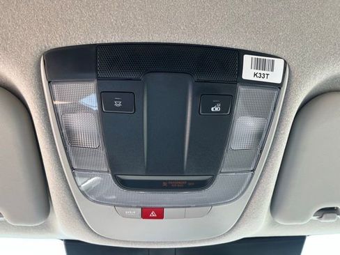 Used 2023 Kia Niro EX image 26