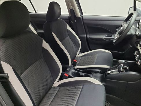 Used 2021 Nissan Versa SV FWD image 21