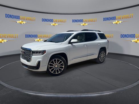 Used 2023 GMC Acadia Denali w/ Denali Ultimate Package FWD image 4