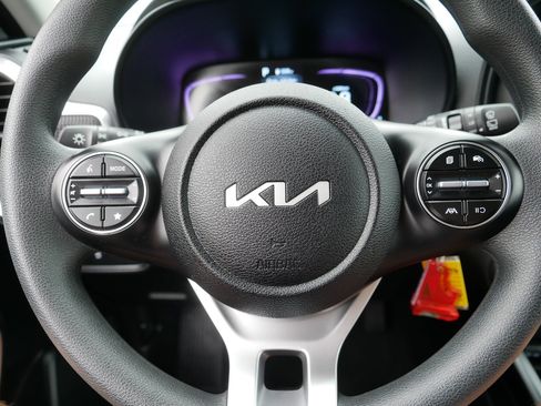 Certified 2025 Kia Soul LX w/ LX Technology Package FWD image 25