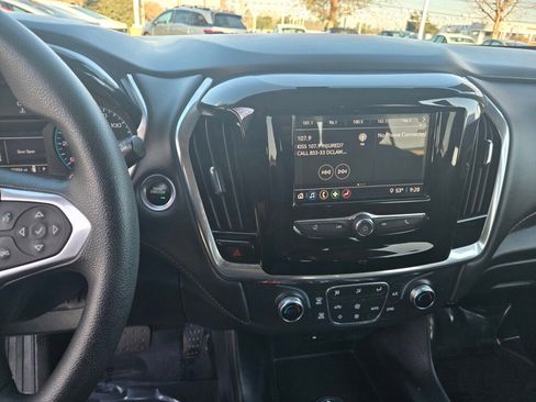 Used 2020 Chevrolet Traverse LS image 14