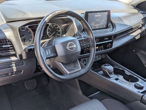 Used 2025 Nissan Rogue SV AWD/4WD image 11