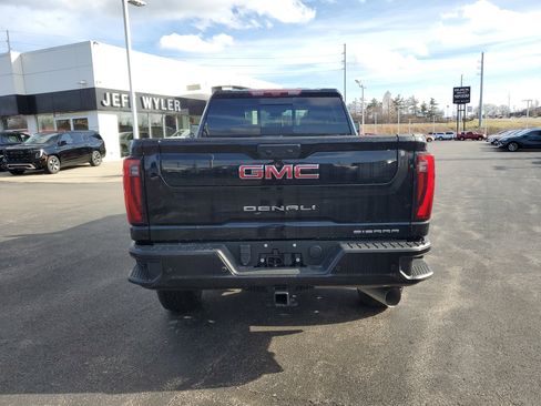 New 2025 GMC Sierra 2500 Denali w/ Denali Reserve Package image 5