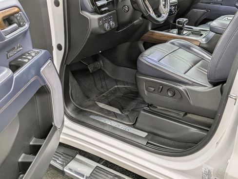 Used 2022 Chevrolet Silverado 1500 High Country w/ Technology Package image 25