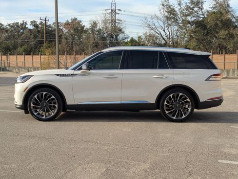 Used 2025 Lincoln Aviator Reserve w/ Illumination Package RWD image 8