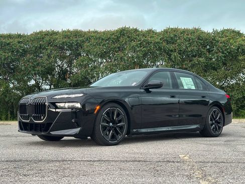 New 2026 BMW 750e xDrive w/ Executive Package AWD/4WD image 3