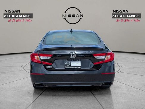 Used 2022 Honda Accord Sport image 9
