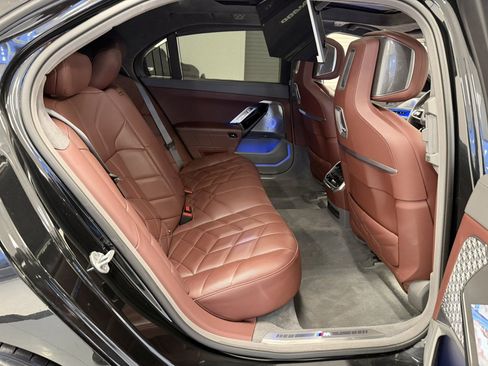 Used 2023 BMW 760i xDrive image 58