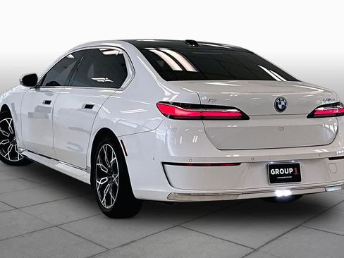 Used 2024 BMW i7 xDrive60 AWD/4WD image 11