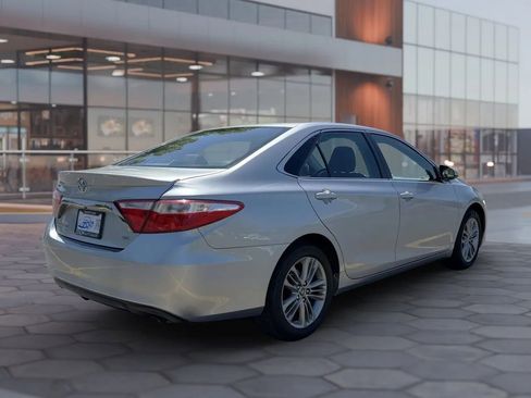 Used 2015 Toyota Camry SE FWD image 10