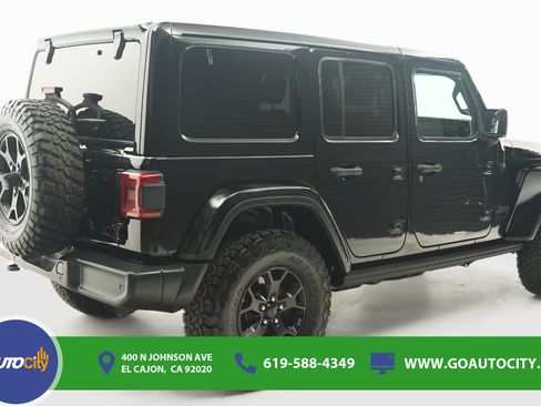 Used 2019 Jeep Wrangler Unlimited Sahara w/ Quick Order Package 24M Moab AWD/4WD image 6
