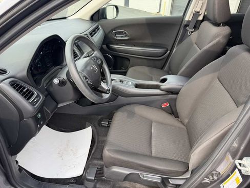 Used 2018 Honda HR-V EX image 10