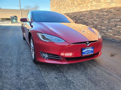 Used 2017 Tesla Model S 90D image 38