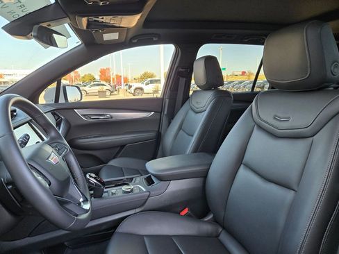 New 2025 Cadillac XT6 Luxury image 27