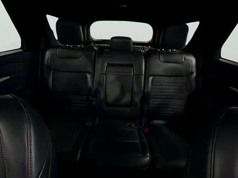 Used 2025 Ford Explorer ST-Line w/ ST-Line Street Pack image 30