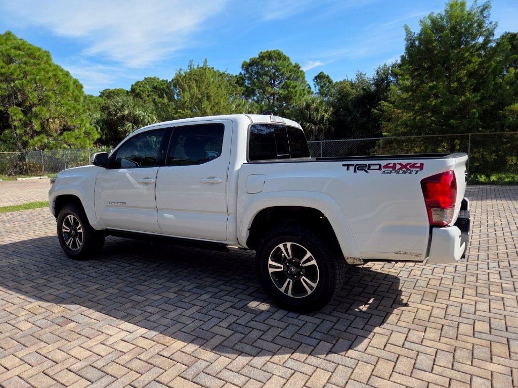 Certified 2017 Toyota Tacoma TRD Sport w/ Premium & Technology Package AWD/4WD image 9
