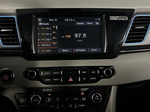 Used 2018 Kia Niro EX Premium image 20