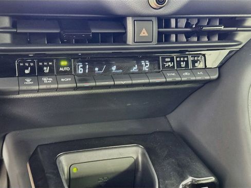 Used 2025 Toyota Crown Signia AWD/4WD image 22