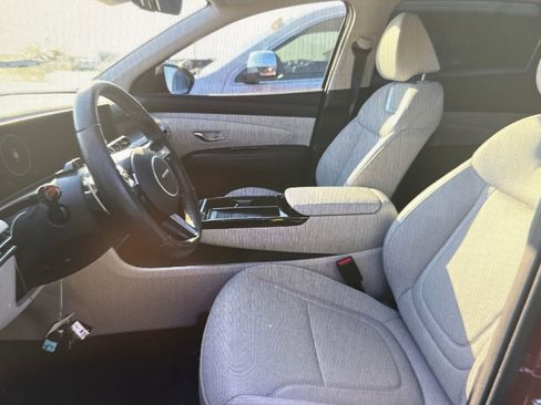 Used 2025 Hyundai Tucson Limited image 6