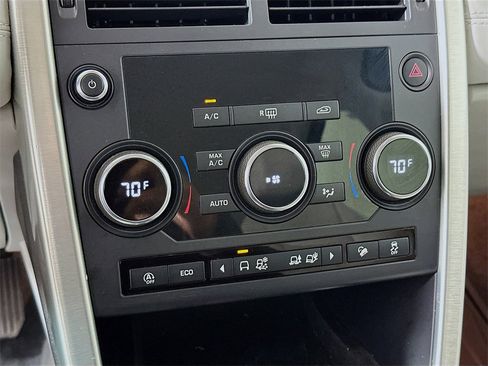 Used 2018 Land Rover Discovery Sport SE image 14