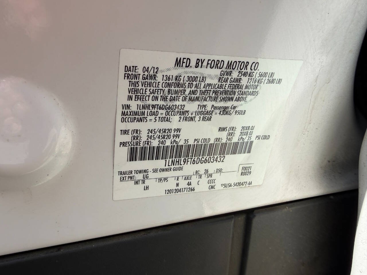 Used 2013 Lincoln MKS AWD image 49