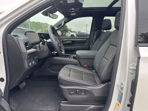 Certified 2025 Chevrolet Tahoe High Country AWD/4WD image 21