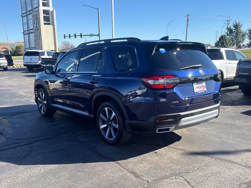 Certified 2025 Honda Pilot Elite image 9