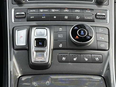 Used 2023 Hyundai Santa Fe Limited AWD/4WD image 17
