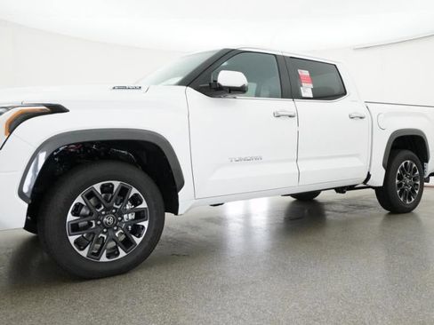 New 2026 Toyota Tundra Limited AWD/4WD image 17