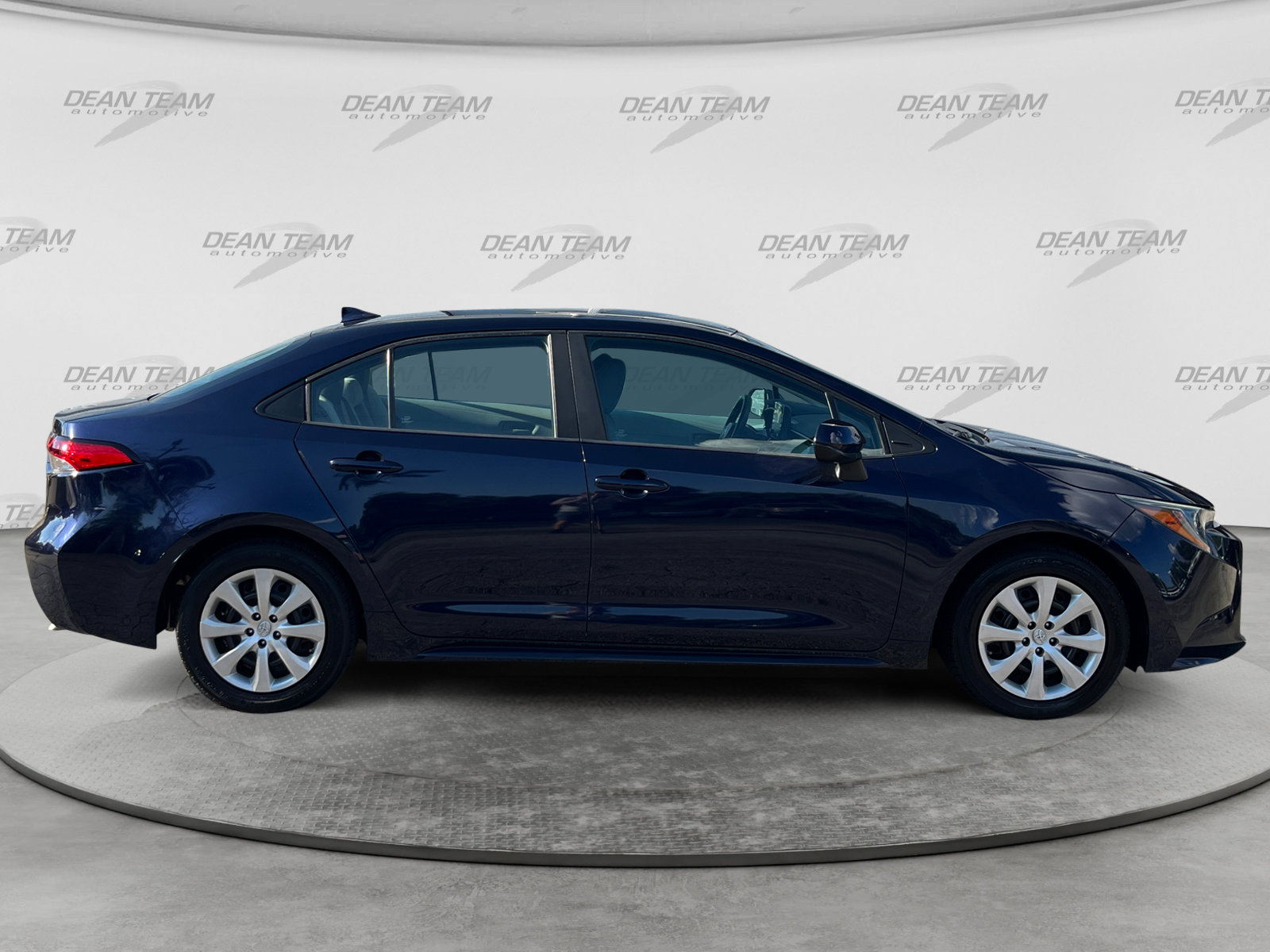 Used 2022 Toyota Corolla LE FWD image 9