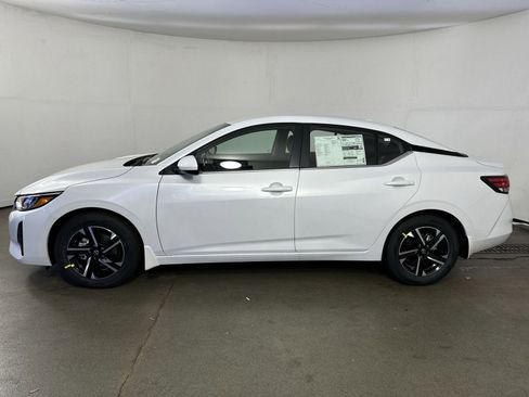 Used 2025 Nissan Sentra SV image 28