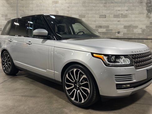 Used 2017 Land Rover Range Rover image 2
