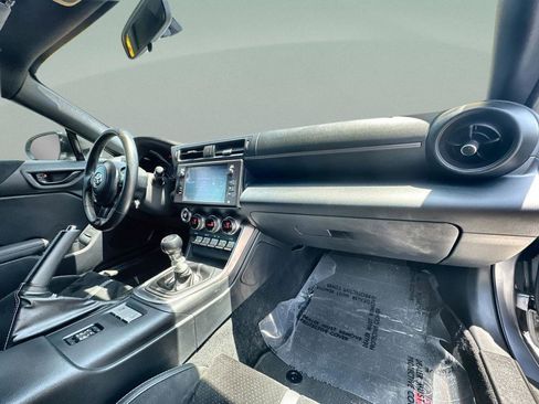 Used 2022 Toyota GR86 Premium RWD image 25
