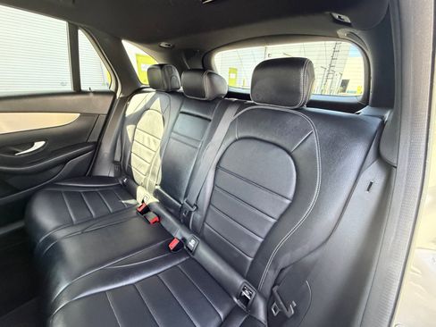 Used 2019 Mercedes-Benz GLC 300 GLC 300 w/ Parking Assistance Package image 5